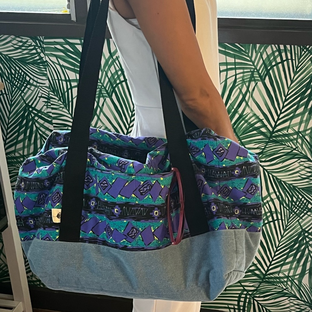 Colorful Retro Hawaii Duffle Bag NWOT - Picture 3 of 12